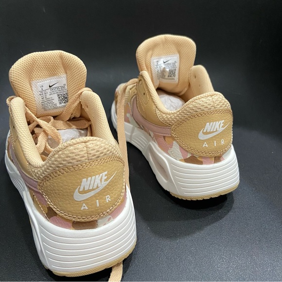 New Nike Air Max Sneakers - Picture 6 of 6
